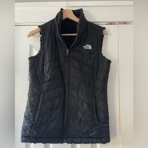 The North Face Black Reversible Vest XS Down and Faux Fur EUC - Picture 4 of 9